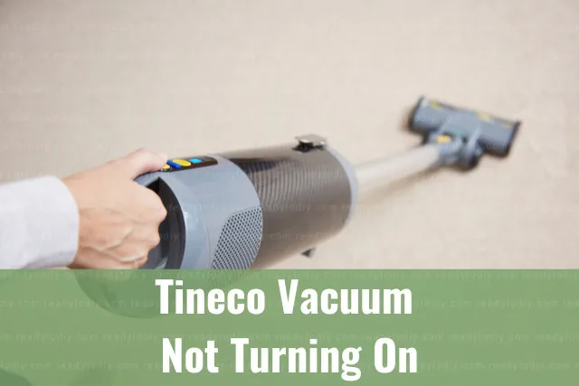 Cleaning the floor using Vacuum